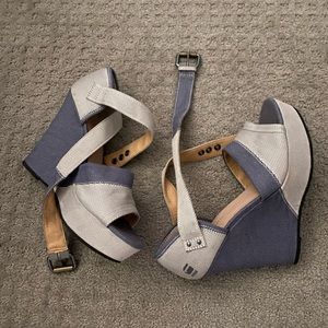 G star high heels. Size 6. Great condition. Sold as is